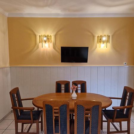 Eva Panzio Hotel Sárvár Buitenkant foto