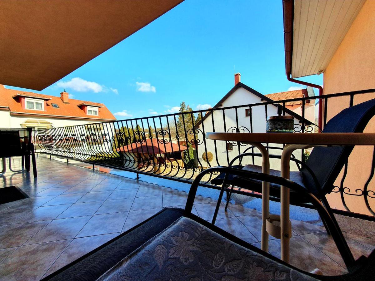Eva Panzio Hotel Sárvár Buitenkant foto