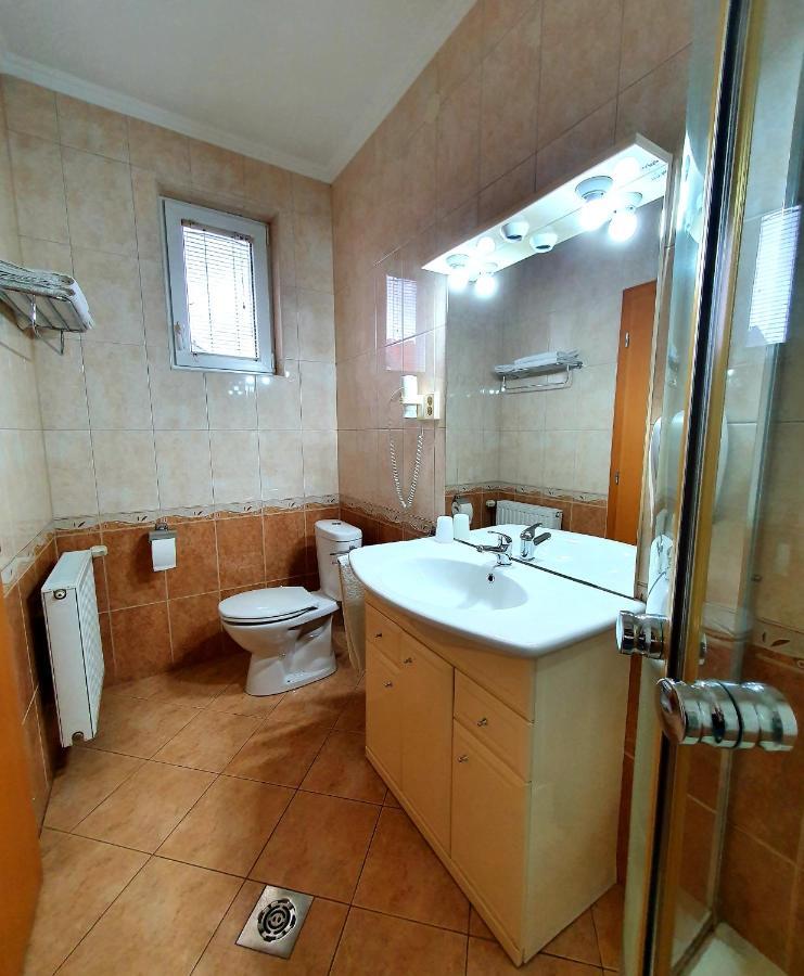 Eva Panzio Hotel Sárvár Buitenkant foto