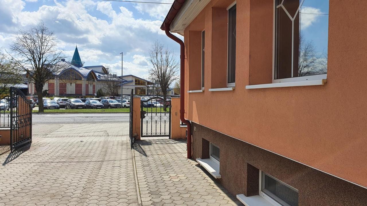 Eva Panzio Hotel Sárvár Buitenkant foto