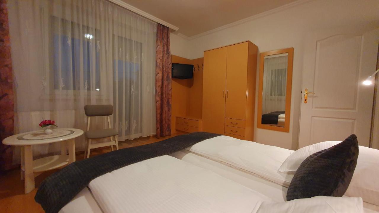 Eva Panzio Hotel Sárvár Buitenkant foto