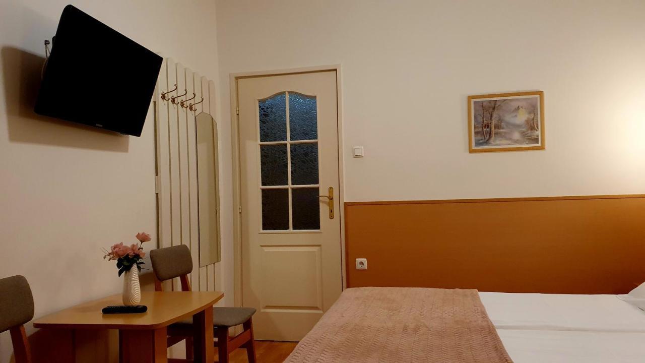 Eva Panzio Hotel Sárvár Buitenkant foto