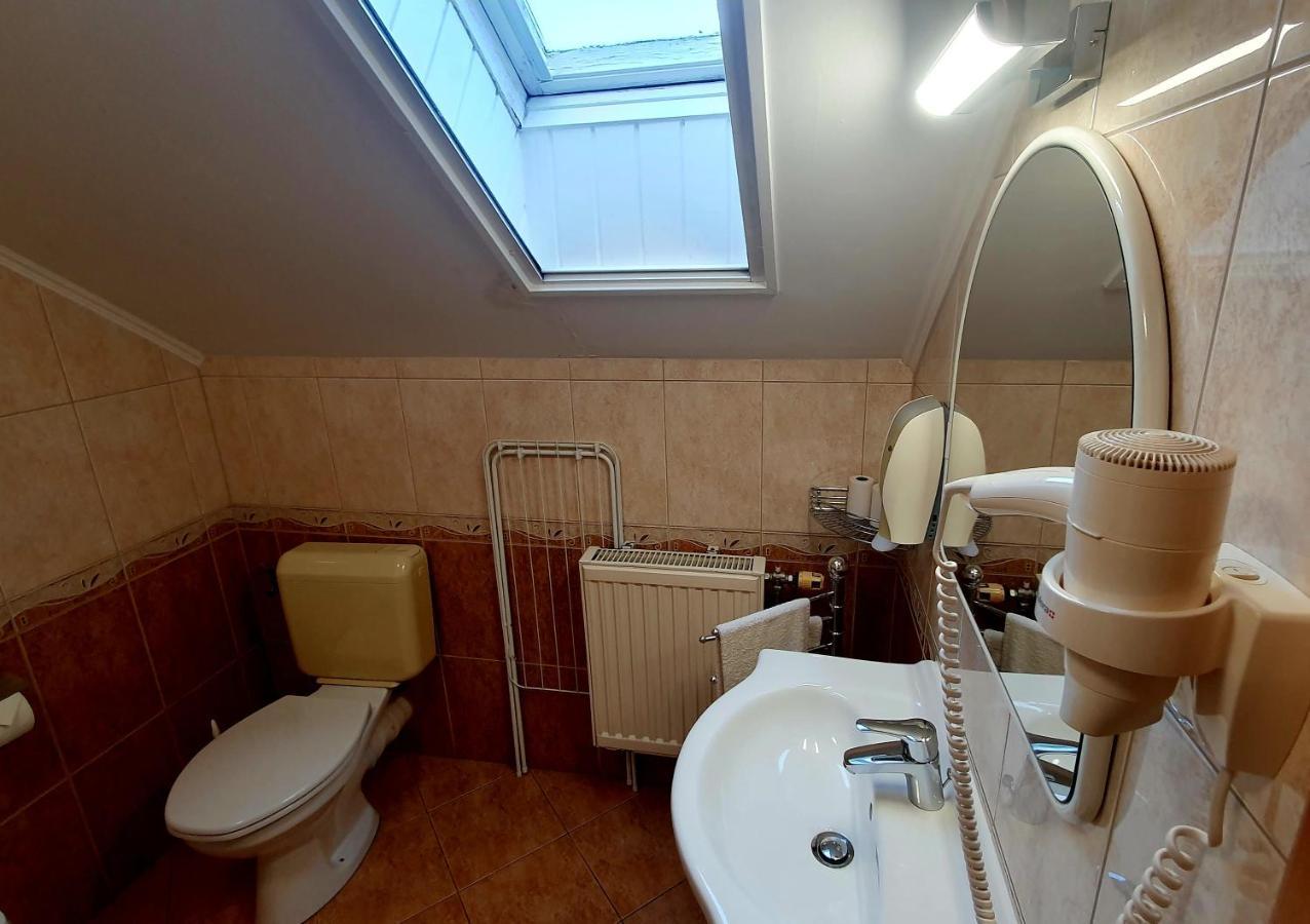 Eva Panzio Hotel Sárvár Buitenkant foto
