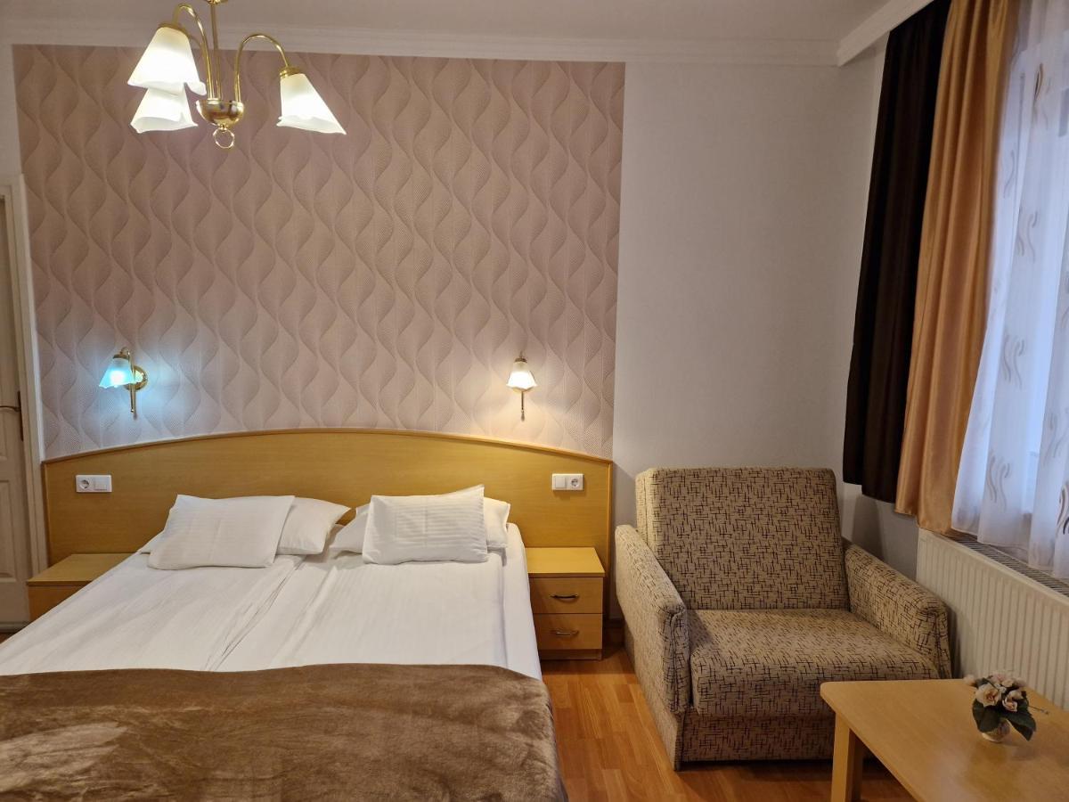 Eva Panzio Hotel Sárvár Buitenkant foto