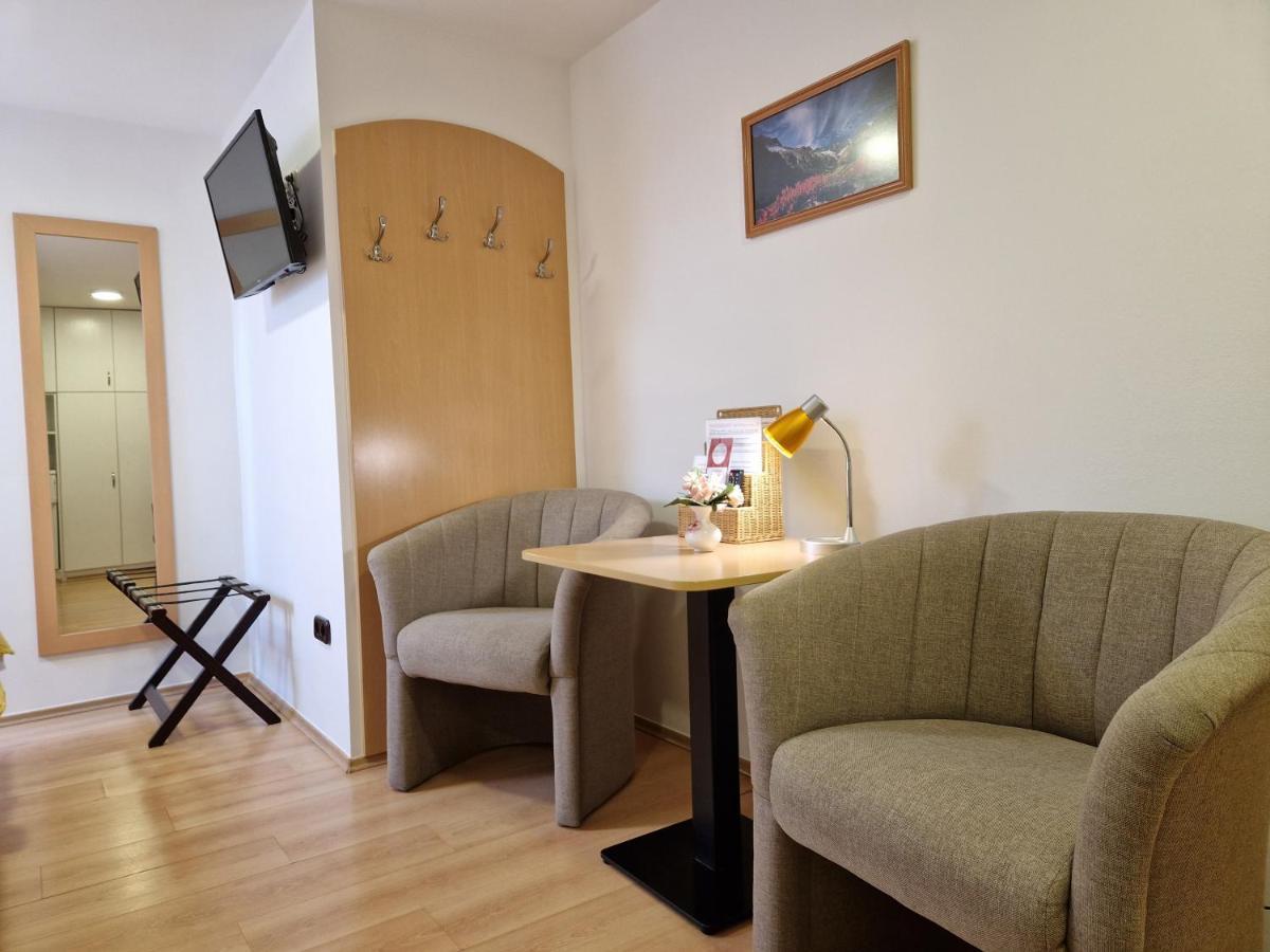 Eva Panzio Hotel Sárvár Buitenkant foto
